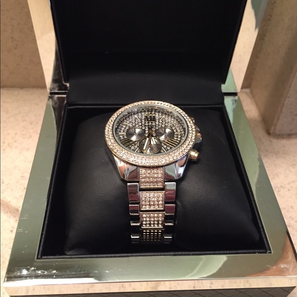 (GIFTED) ๐ Bebe ๐ diamond ๐ cz encrusted watch - Picture 3 of 4